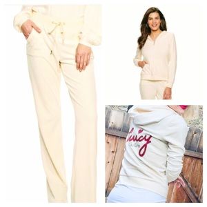 BNWT!  Juicy Couture 2pc. Suit de Velour! Size L